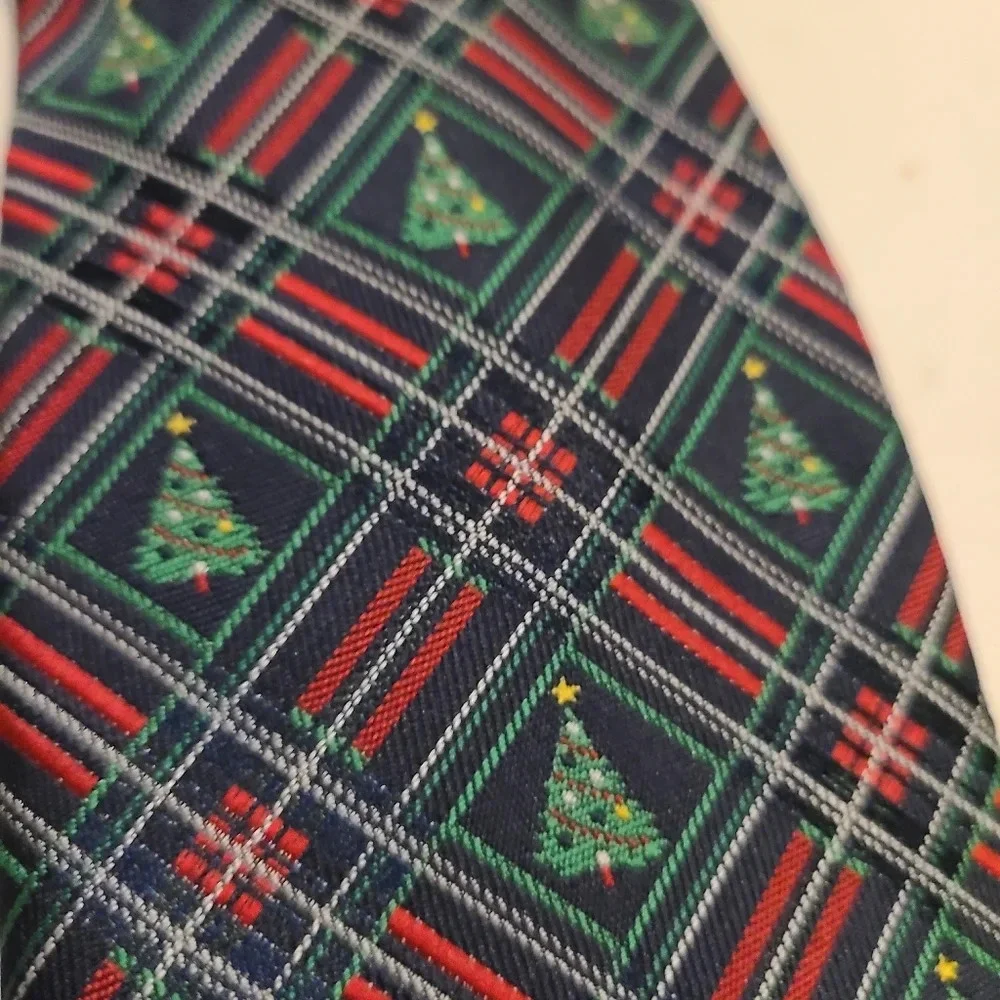 NWT Hallmark Holiday Traditions Tie men's